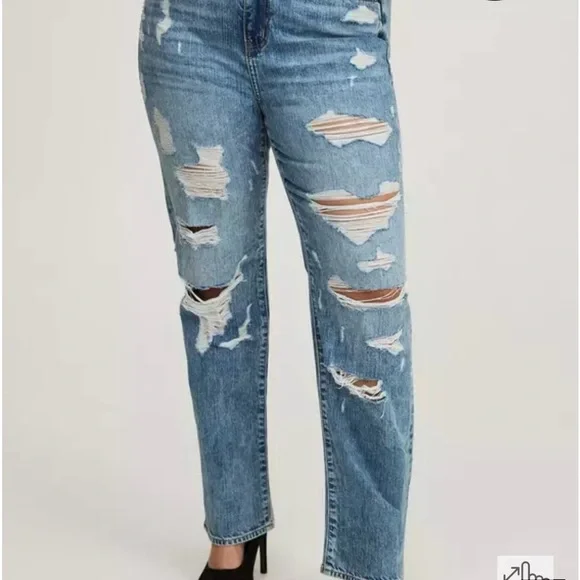 Torrid High Rise Distressed Blue Jeans- BNWT- size 24W - Picture 7 of 8